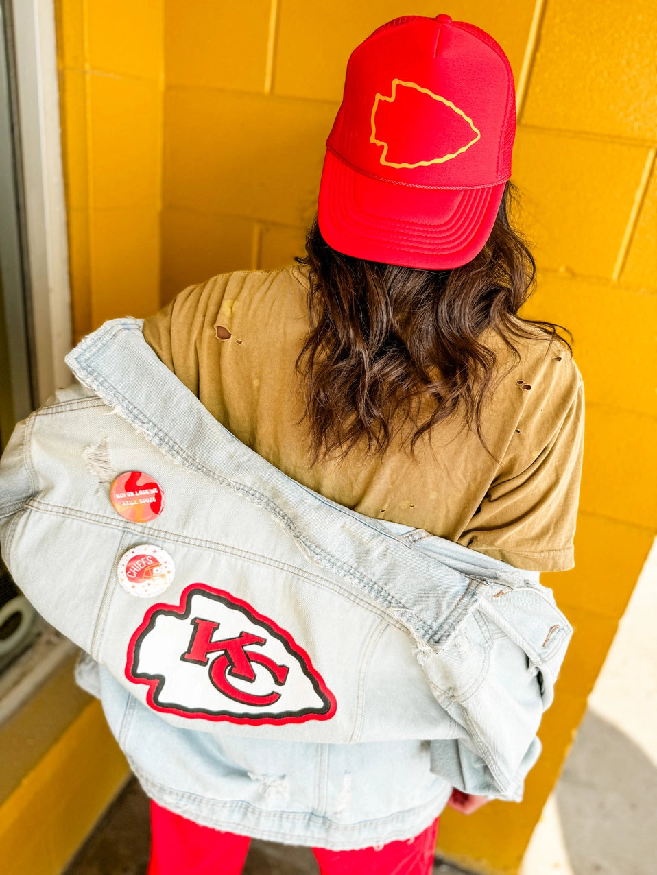 Arrowhead Silhouette Trucker