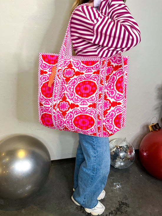 Quilted Tote Bag - Pink Medallion