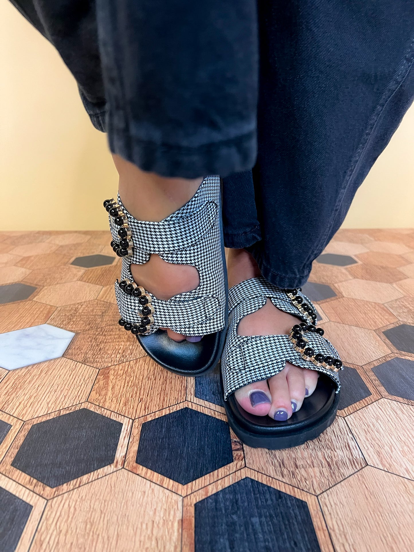 Classic Kelly Sandals - Black - Revel Boutique