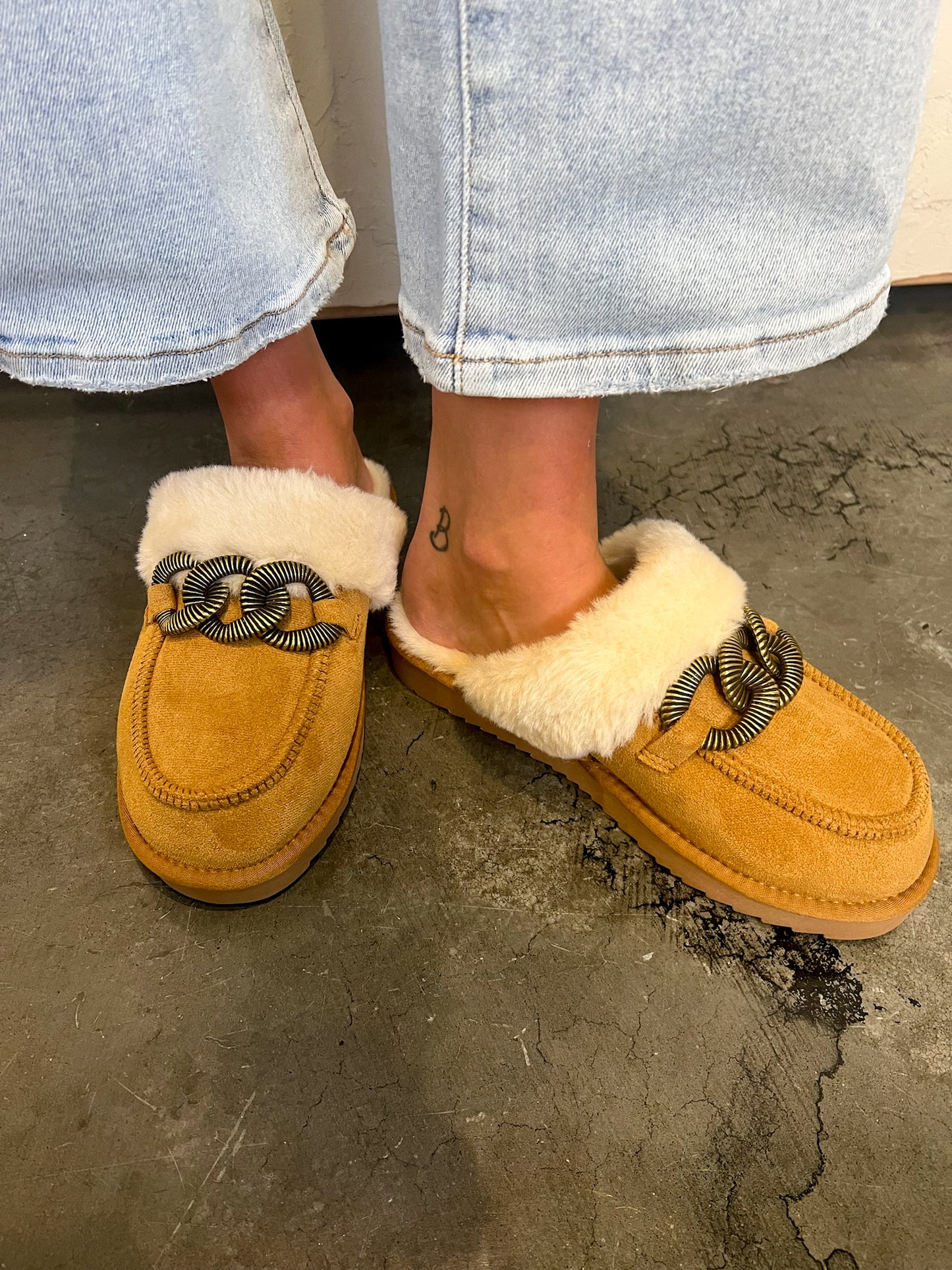 Matisse: Taos Faux Fur Slipper - Chestnut