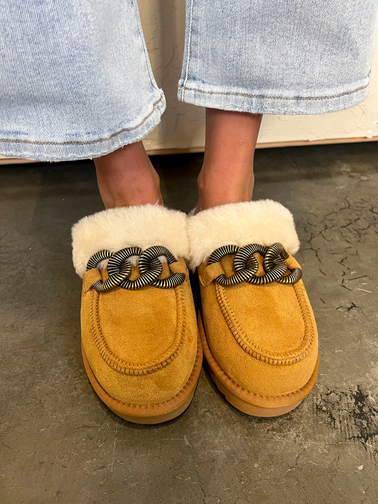 Matisse: Taos Faux Fur Slipper - Chestnut